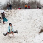 Schlittenfahren auf dem Schafsberg in Lübeck